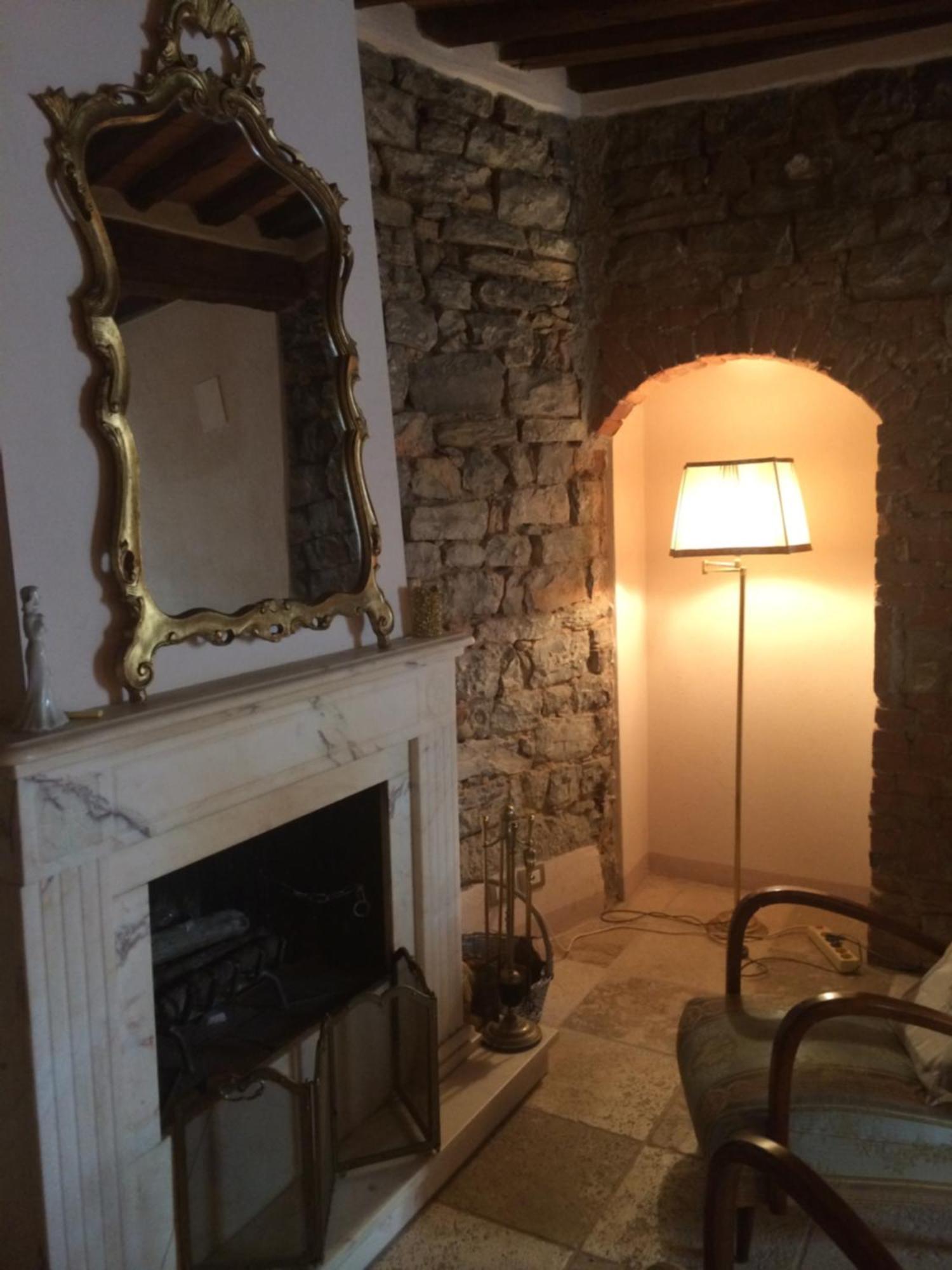 La Piazzetta Toscana B&B Кампілья-Мариттіма Екстер'єр фото